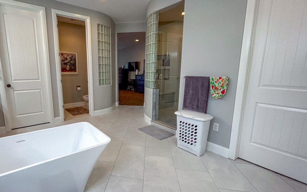Master Bath Soaking Tub